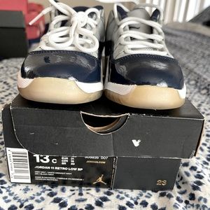 Jordan 11 retro low Sz - 13 c